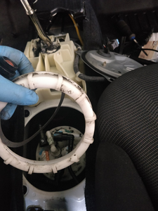 Fuel assembly stuck?  Isn't this thing supposed to just come out after you remove the-2018-06-22-1-.png