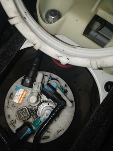 Fuel assembly stuck?  Isn't this thing supposed to just come out after you remove the-2018-06-22.png