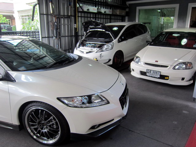 Name: CR-Z_35-4.jpg
Views: 264
Size: 100.5 KB
