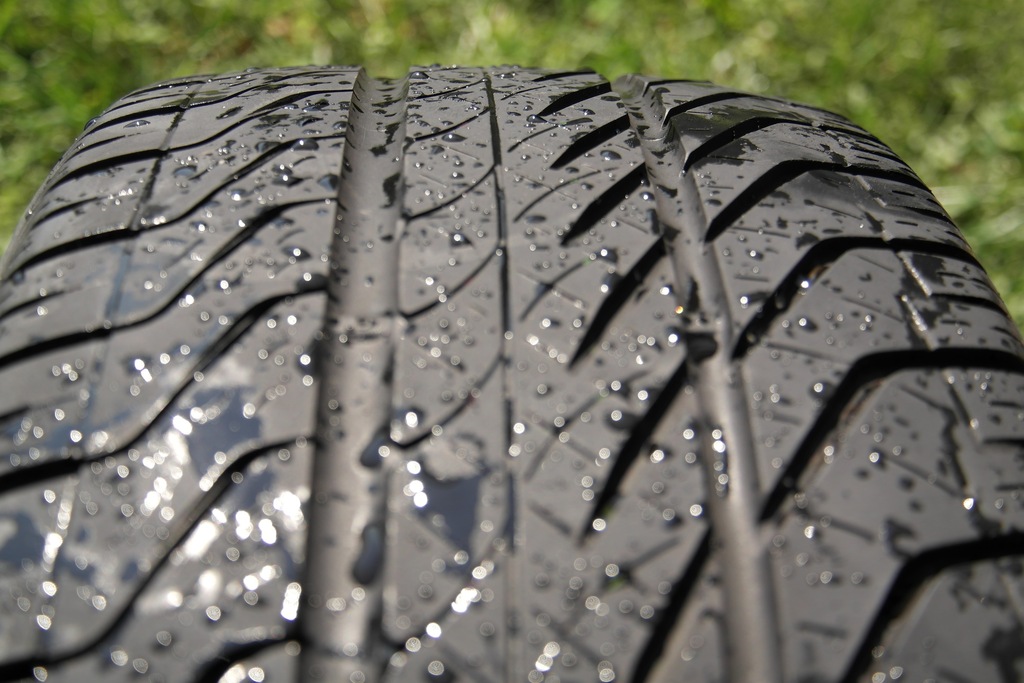 Name: Tread_zps8e9f2874.jpg
Views: 423
Size: 180.5 KB