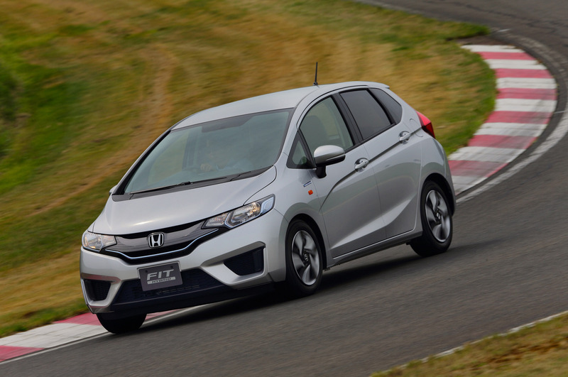 Name:  2015-honda-fit-hybrid-front-three-quarter-turn.jpg
Views: 746
Size:  118.4 KB