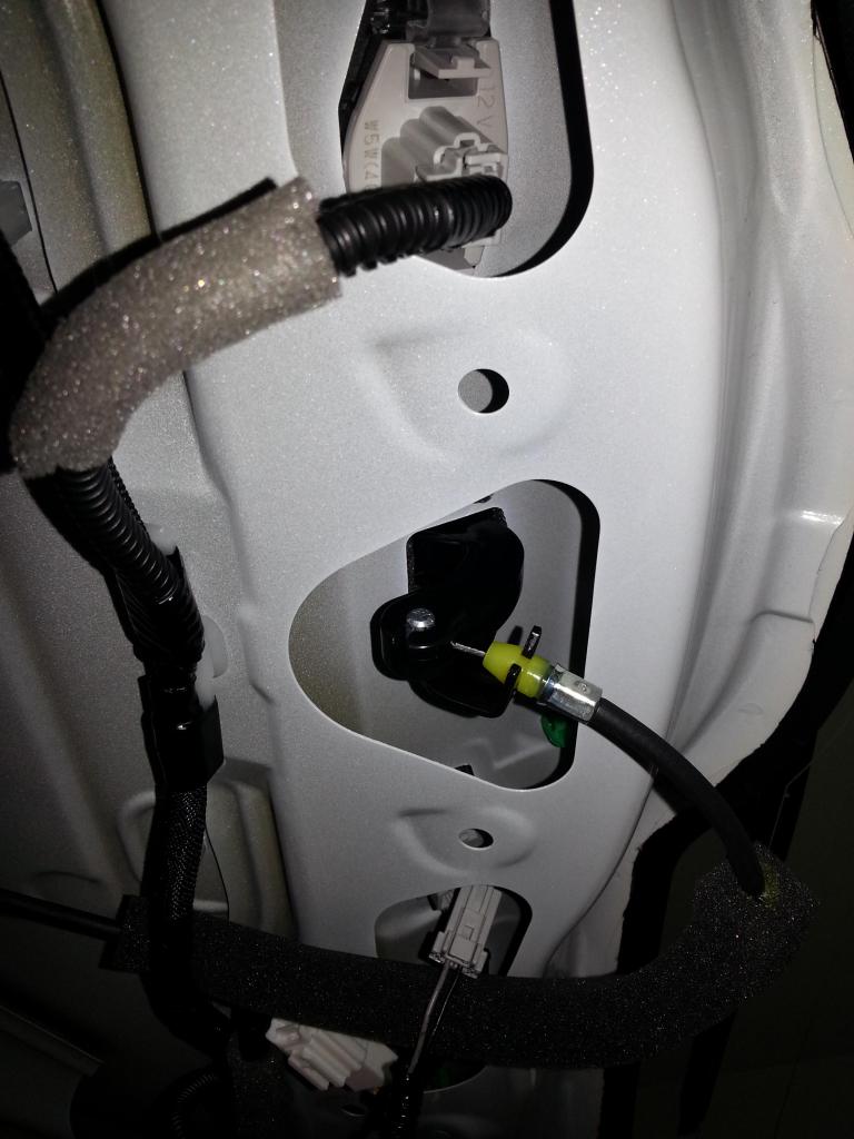 Name: HondaFitLEDInstallSept302014REarlicenseplateharness.jpg
Views: 1597
Size: 77.8 KB