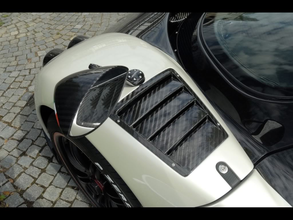 Name:  2009-Pagani-Zonda-Cinque-Side-View-.jpg
Views: 355
Size:  132.3 KB